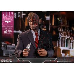 Two-Face Hot Toys MMS546 Toy Fair Exclusive (Batman The Dark Knight)