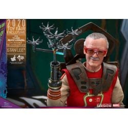 Stan Lee Hot Toys MMS570 (Thor Ragnarok)