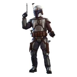 Figurine Hot Toys Jango Fett présentée sur fond blanc avec arme à la main