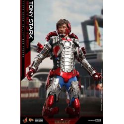 Tony Stark Hot Toys figure Mark V Suit Up MMS599 (Iron man 2)