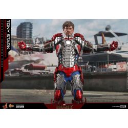 Tony Stark Hot Toys figure Mark V Suit Up MMS599 (Iron man 2)