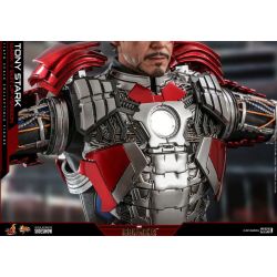 Tony Stark Hot Toys figure Mark V Suit Up MMS599 (Iron man 2)