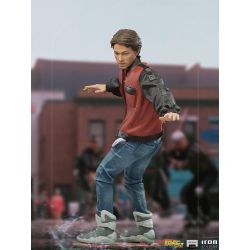 Statue Marty McFly Iron Studios Art Scale on Hoverboard (Retour vers le futur 2)