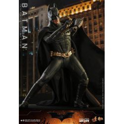 Batman Hot Toys Movie Masterpiece figure MMS595 (Batman begins)