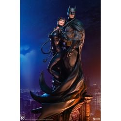 Batman and Catwoman Sideshow diorama (DC Comics)