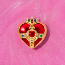 Cosmic Heart Compact Bandai Brilliant Color Edition Proplica (réplique Sailor Moon)