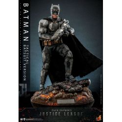 Batman tactical batsuit Hot Toys TMS085 (figurine Zack Snyder's Justice League)