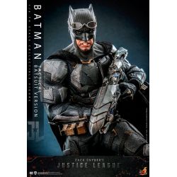 Batman tactical batsuit Hot Toys TMS085 (figurine Zack Snyder's Justice League)