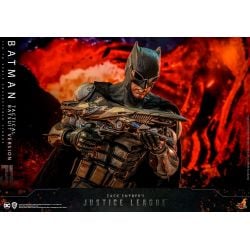 Batman Hot Toys figure tactical batsuit TMS085 (Zack Snyder's Justice League)