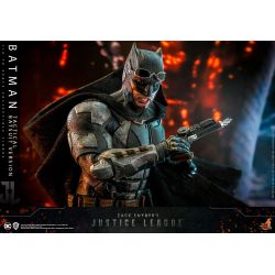 Batman tactical batsuit Hot Toys TMS085 (figurine Zack Snyder's Justice League)