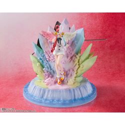 Shanks and Uta Bandai Figuarts Zero figures (One Piece)