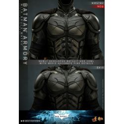 Bruce Wayne (and Batman Armory) Hot Toys Movie Masterpiece figure MMS702 (Batman the dark knight rises)