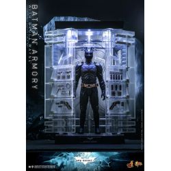 Bruce Wayne (and Batman Armory) Hot Toys Movie Masterpiece figure MMS702 (Batman the dark knight rises)