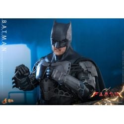 Batman figurine Hot Toys MMS703 (The Flash)