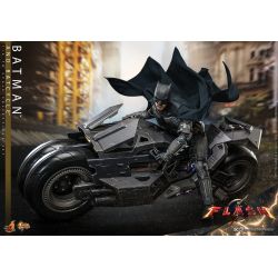 Batman (and Batcycle) Hot Toys figure MMS705 (The Flash)