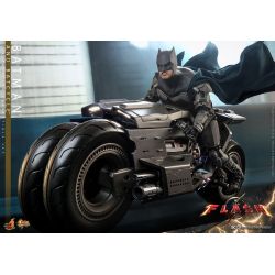 Batman (and Batcycle) Hot Toys figure MMS705 (The Flash)