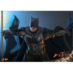 Batman (and Batcycle) Hot Toys figure MMS705 (The Flash)