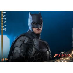 Batman (and Batcycle) Hot Toys figure MMS705 (The Flash)