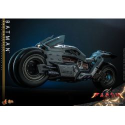 Batman (and Batcycle) Hot Toys figure MMS705 (The Flash)