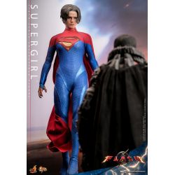 Supergirl Hot Toys figure MMS715 (The Flash)