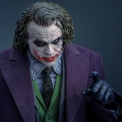 The Joker Hot Toys Movie Masterpiece figure DX32 (Batman The Dark Knight Trilogy)