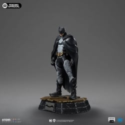 Batman (by Rafael Grampa) Iron Studios Art Scale statue (DC Comics)
