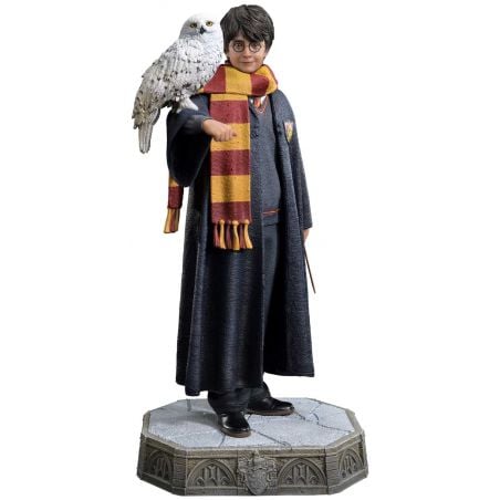 Harry Potter and Hedwig Prime 1 statue on a white background