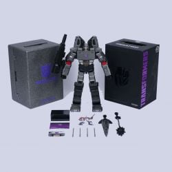 Megatron G1 Robosen figurine (Transformers)