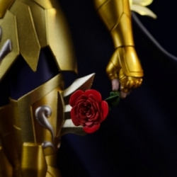 Aphrodite Des Poissons Art Scale par Iron Studios - statue 1/10 Saint Seiya de 23 cm