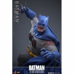 Batman (versione Battle Damaged) di Hot Toys - CMS031 - Il ritorno del Cavaliere Oscuro scala 1/6 action figure