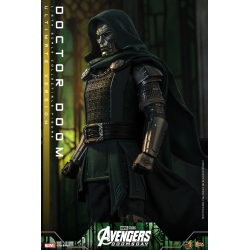 Doctor Doom Ultimate par Hot Toys - MMS907 - figurine 1/6 Avengers: Doomsday de 31 cm