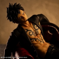 Trafalgar Law Portrait of Pirates P.O.P. S.O.C. di Megahouse Ver.R version - figura One Piece alta 28 cm