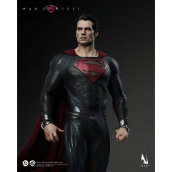 Superman di Inart - action figure Man of Steel in scala 1/6