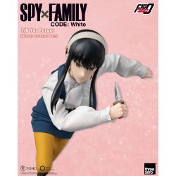 Yor Forger (winter costume version) ThreeZero FigZero figurine 1/6 (Spy X Family Code White)