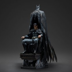 Batman And Bruce Wayne Batman Identity Legacy Replica Iron Studios - DC Comics standbeeld 1/4