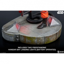 Luke Skywalker (X-Wing: Red Five Standing By) Premium Format by Sideshow Collectibles - Star Wars 1/4 scale statue