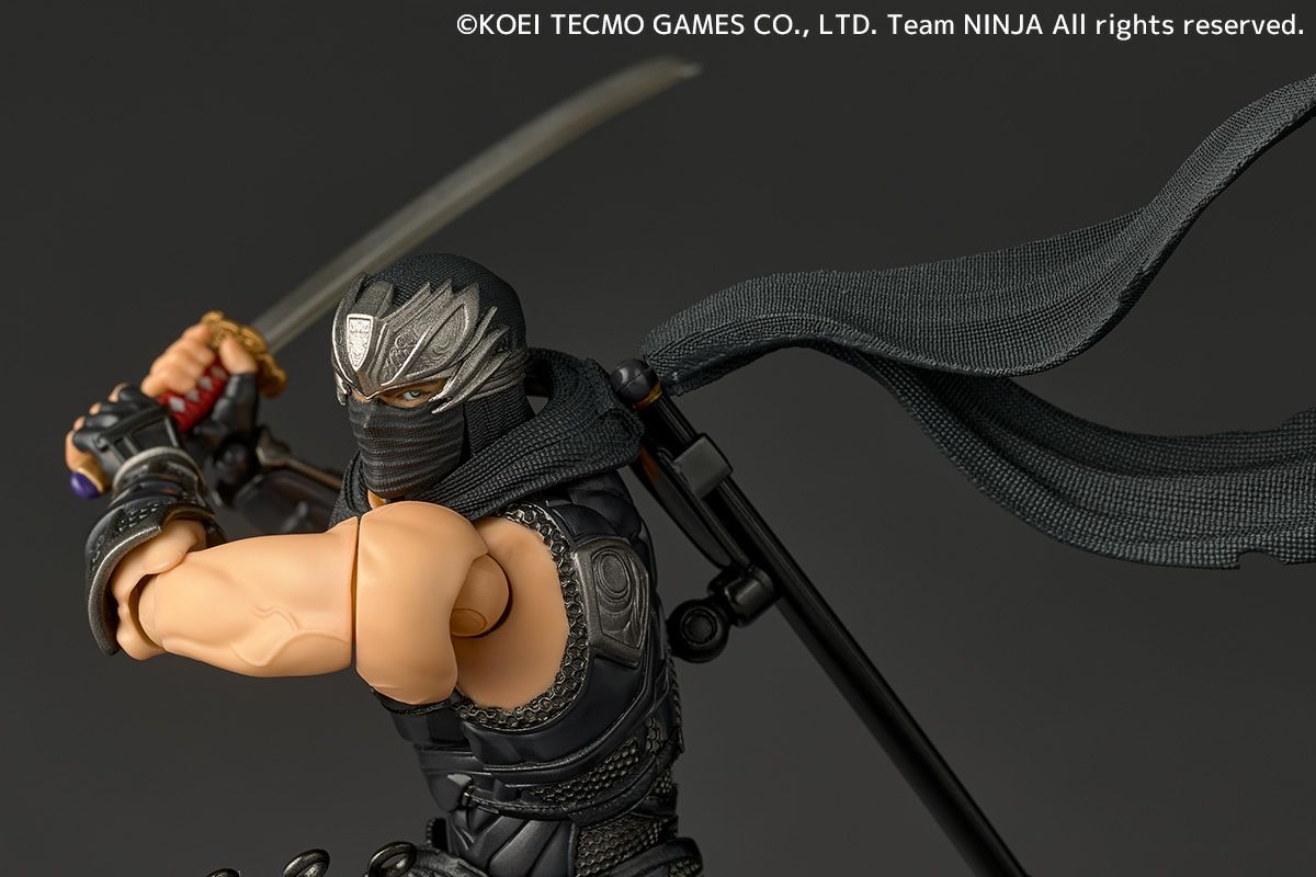 Ryu Hayabusa Revoltech Amazing Yamaguchi by Kaiyodo - Ninja Gaiden 3 17 cm action figure