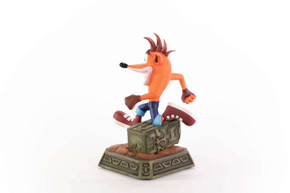 Crash Bandicoot Classic par First 4 Figures F4F - figurine de 32 cm