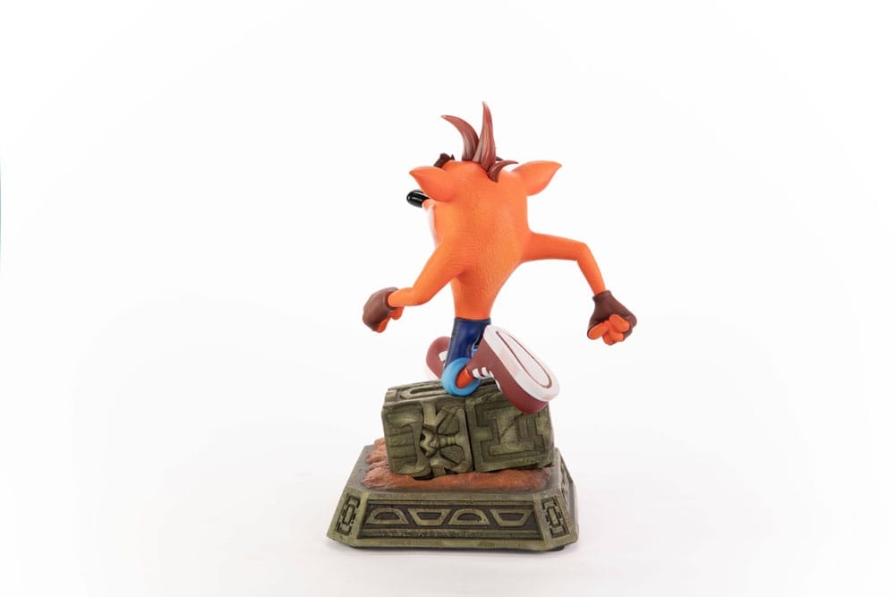 Crash Bandicoot Classic par First 4 Figures F4F - figurine de 32 cm