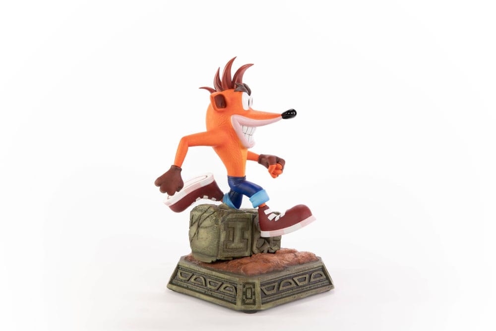 Crash Bandicoot Classic par First 4 Figures F4F - figurine de 32 cm