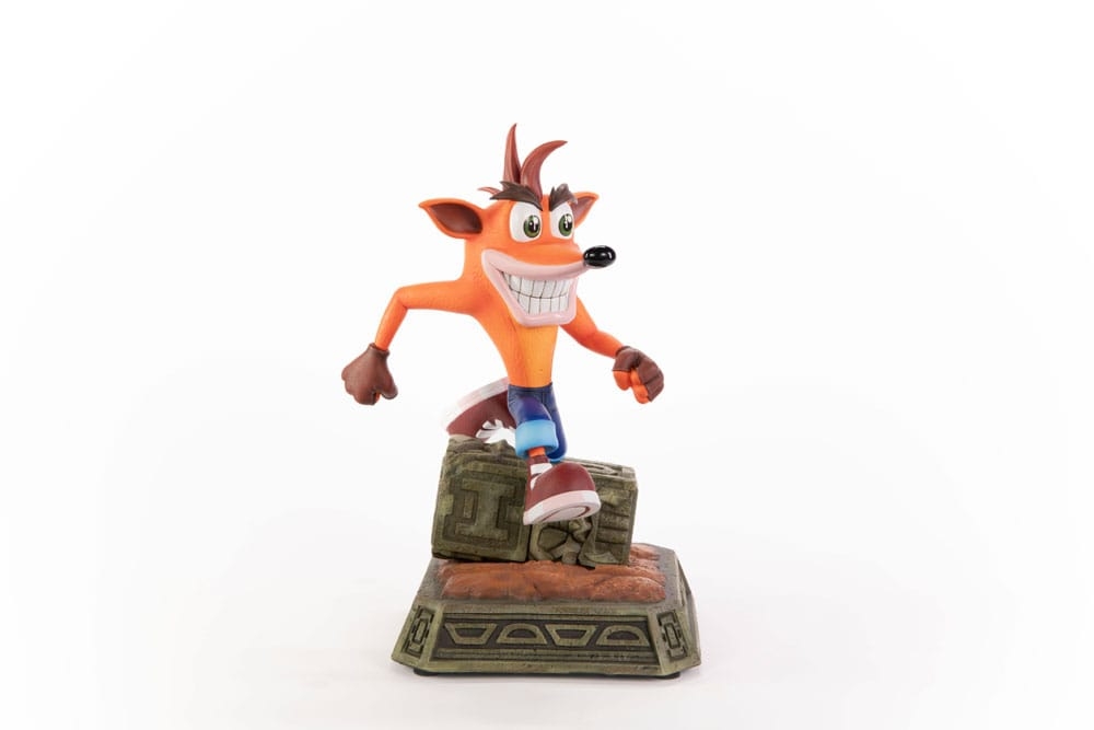 Crash Bandicoot Classic par First 4 Figures F4F - figurine de 32 cm