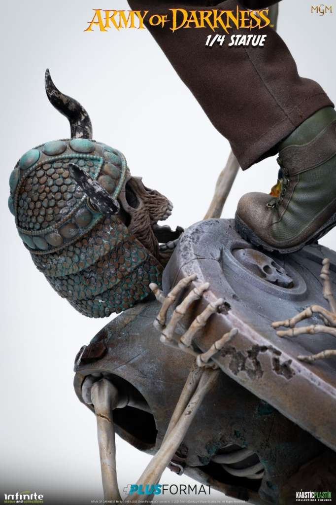 Ash Plus Format by Infinite Statue - Army Of Darkness 1/4 scale statue