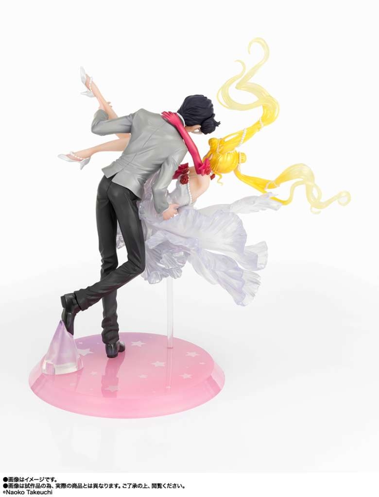 Usagi et Tuxedo Mask Figuarts Zero Chouette par Bandai Tamashii Nations - diorama Sailor Moon de 24 cm