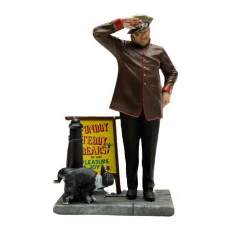 Benny Hill by Infinite Statue - The Benny Hill Show 1/6 scale statue