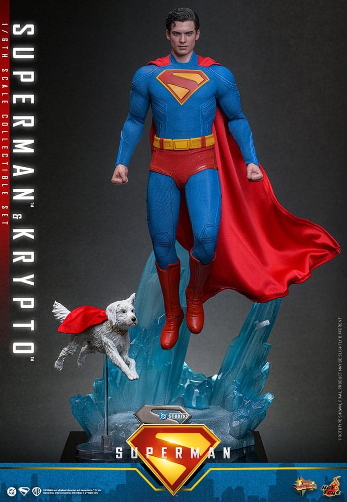 Superman et Krypto par Hot Toys - figurines 1/6 Superman 2025 de 33 cm - Reference MMS812