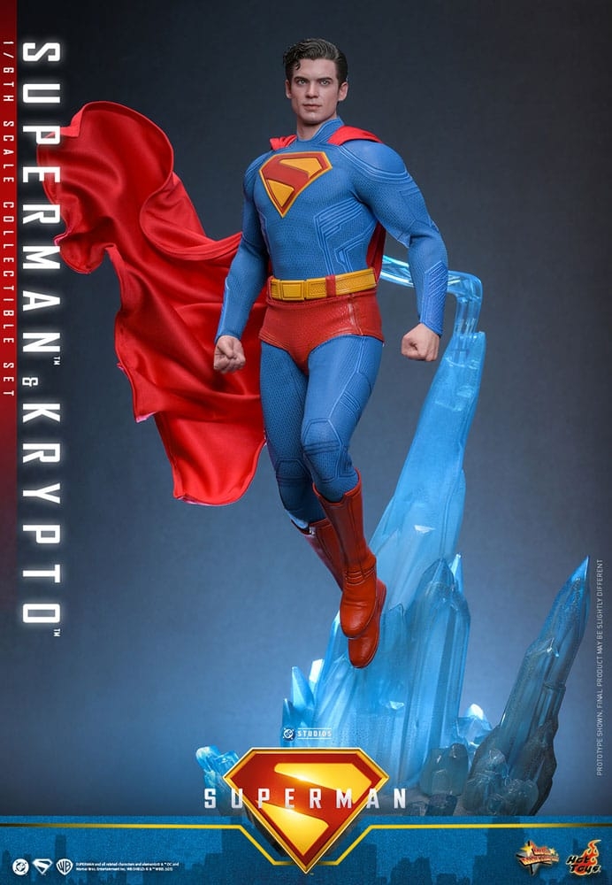 Superman et Krypto par Hot Toys - figurines 1/6 Superman 2025 de 33 cm - Reference MMS812