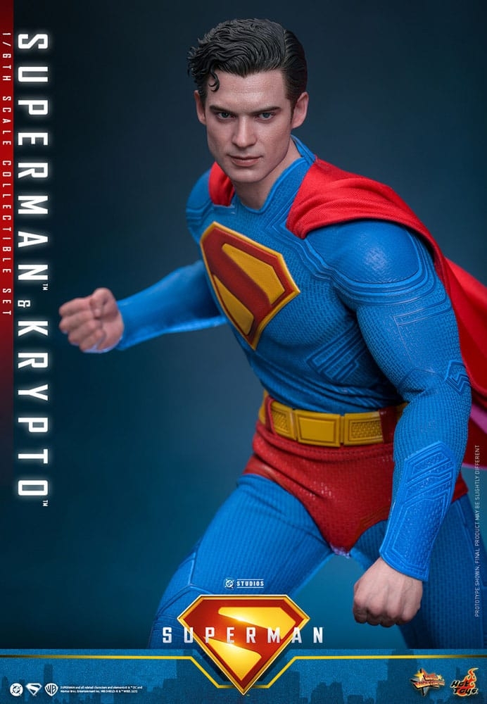 Superman et Krypto par Hot Toys - figurines 1/6 Superman 2025 de 33 cm - Reference MMS812