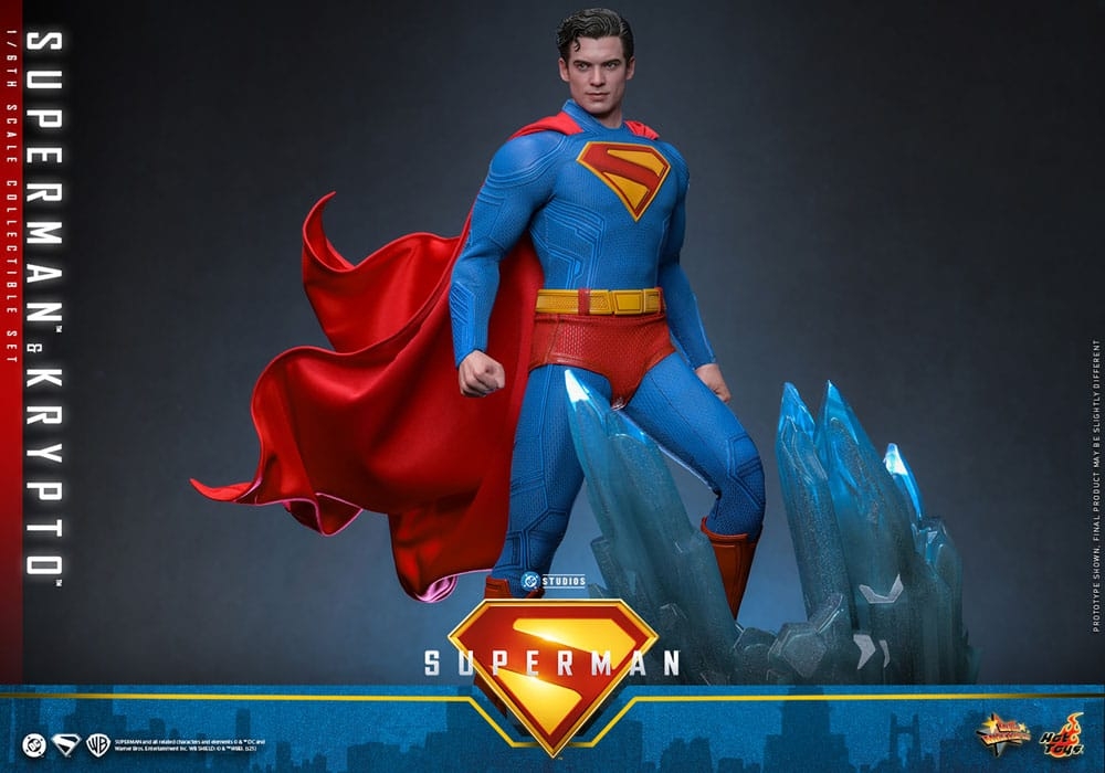 Superman et Krypto par Hot Toys - figurines 1/6 Superman 2025 de 33 cm - Reference MMS812