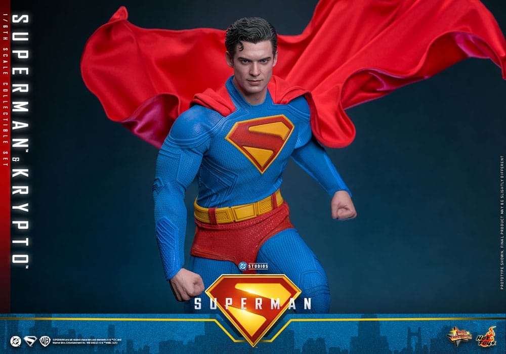Superman et Krypto par Hot Toys - figurines 1/6 Superman 2025 de 33 cm - Reference MMS812