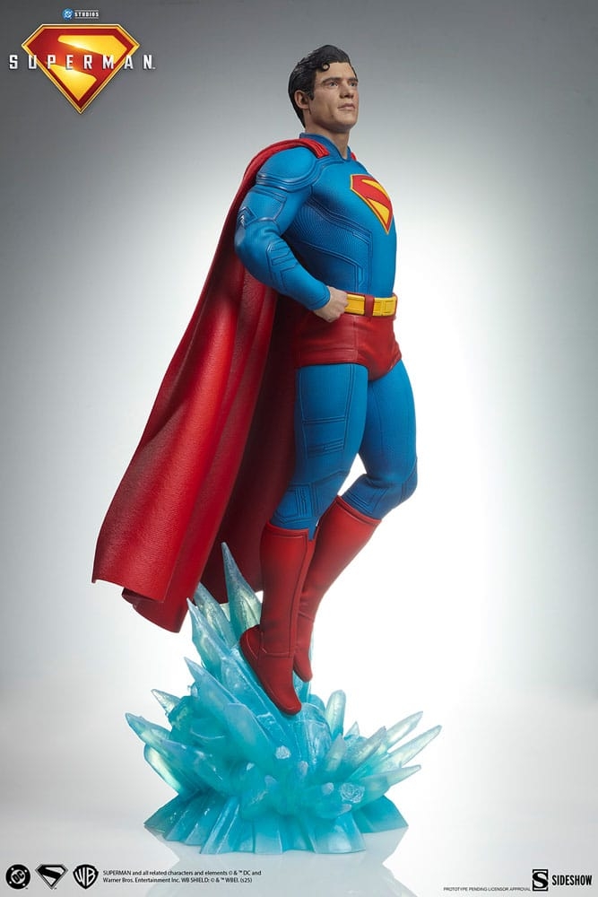 Superman Premium Format par Sideshow Collectibles - statue 1/4 Superman 2025 de 61 cm